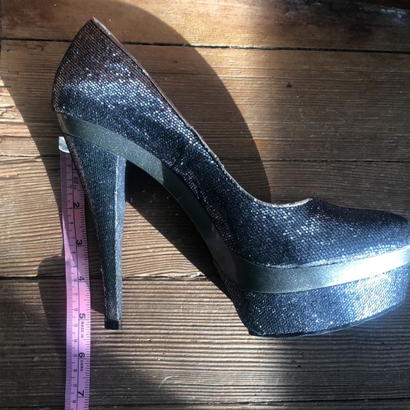Just Fab Silver sparkle high heels in great condition! Size US 7 1/2 - Picture 7 of 7